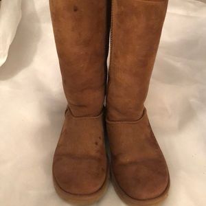 Chestnut tall UGGs